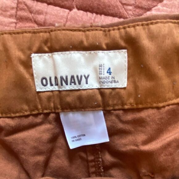 Old Navy Chino Shorts - Picture 3 of 3